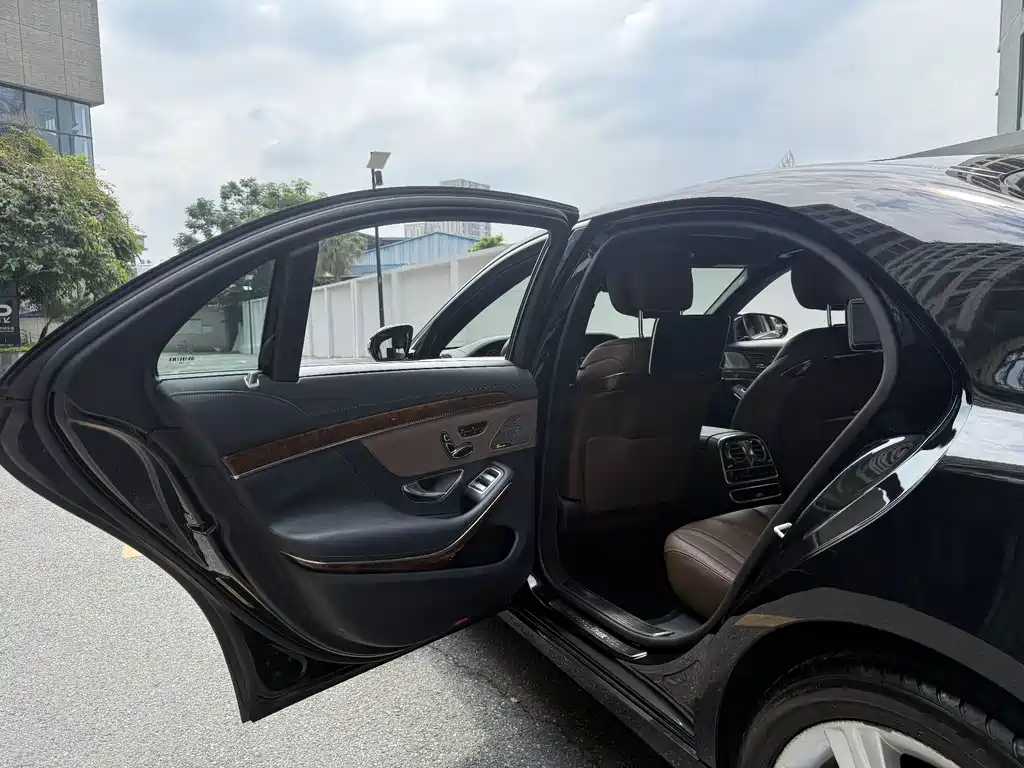 Mercedes-Benz S-Class — миниатюра 12
