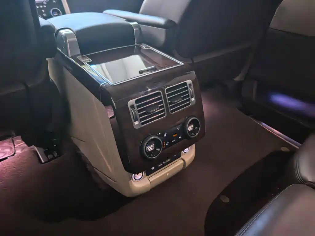 Land Rover Range Rover — миниатюра 11
