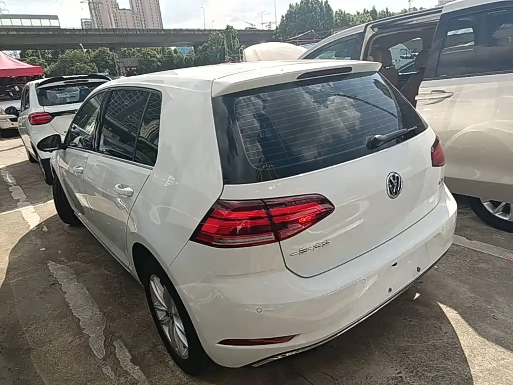 Volkswagen Golf — миниатюра 23