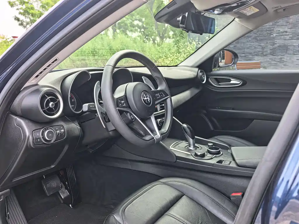 Alfa Romeo Giulia — миниатюра 9