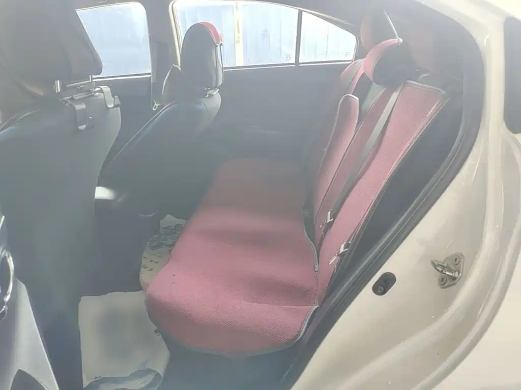 Toyota Yaris L — миниатюра 17