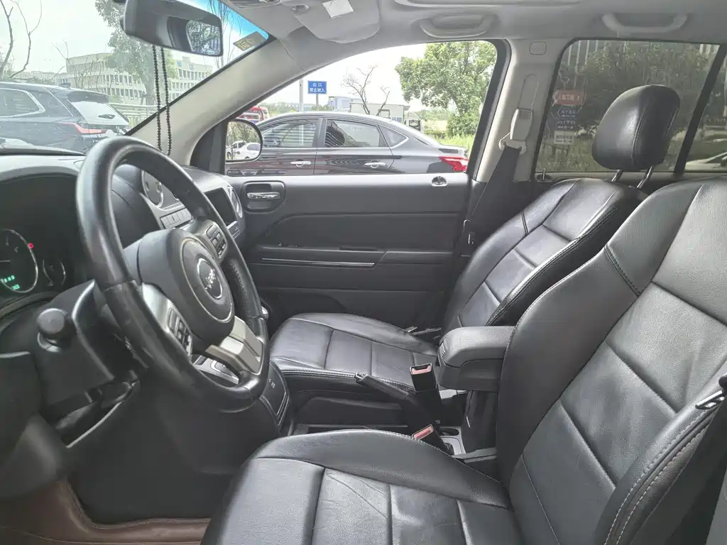 Jeep Compass (Import) — миниатюра 9