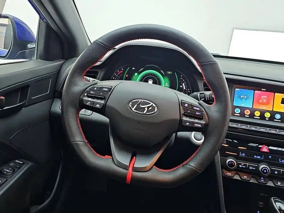 Hyundai Elantra — миниатюра 15