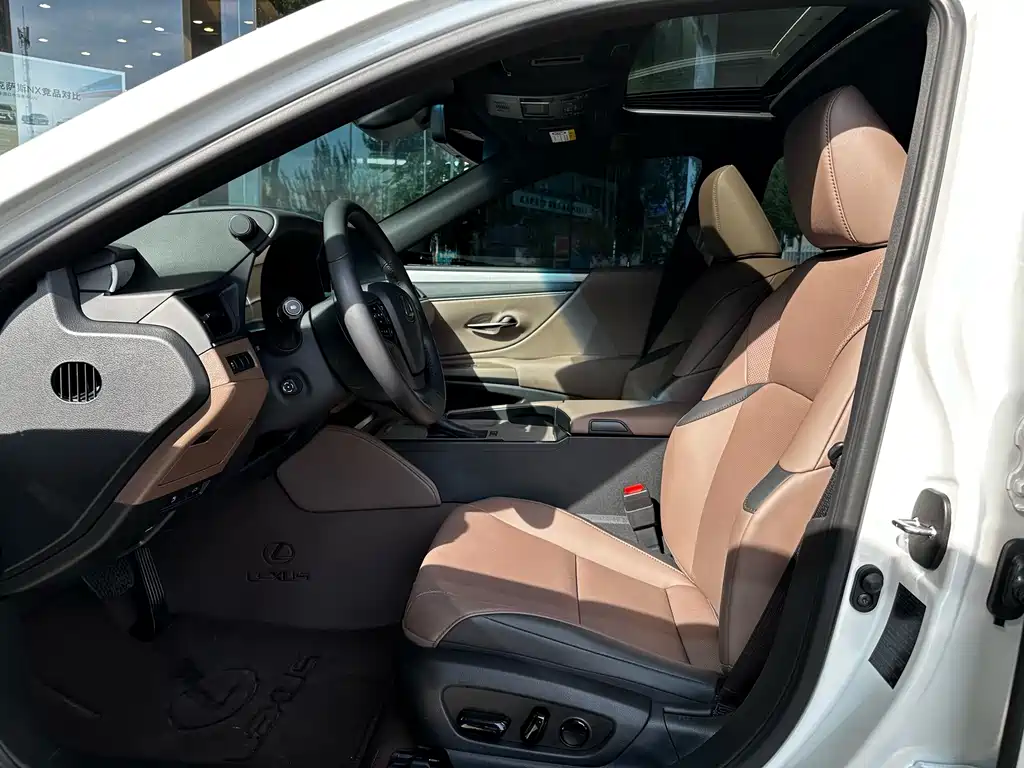 Lexus ES 2025 200 Premium