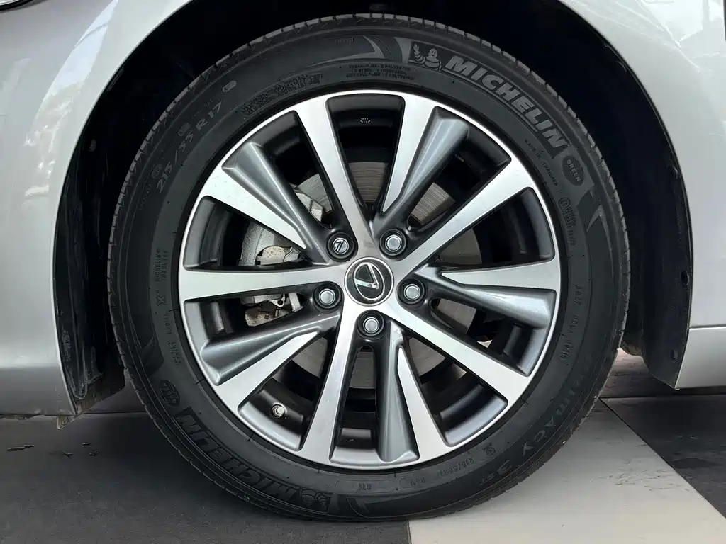 Lexus ES — миниатюра 23
