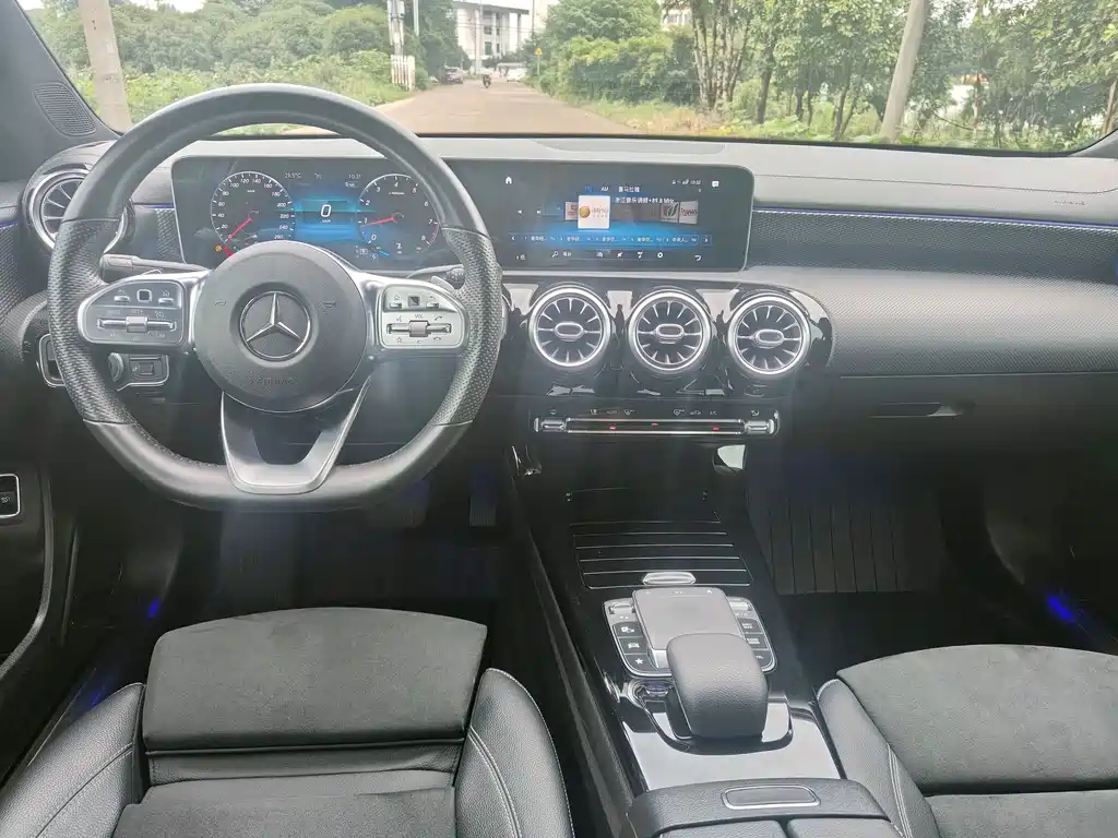 Mercedes-Benz A-Class — миниатюра 7