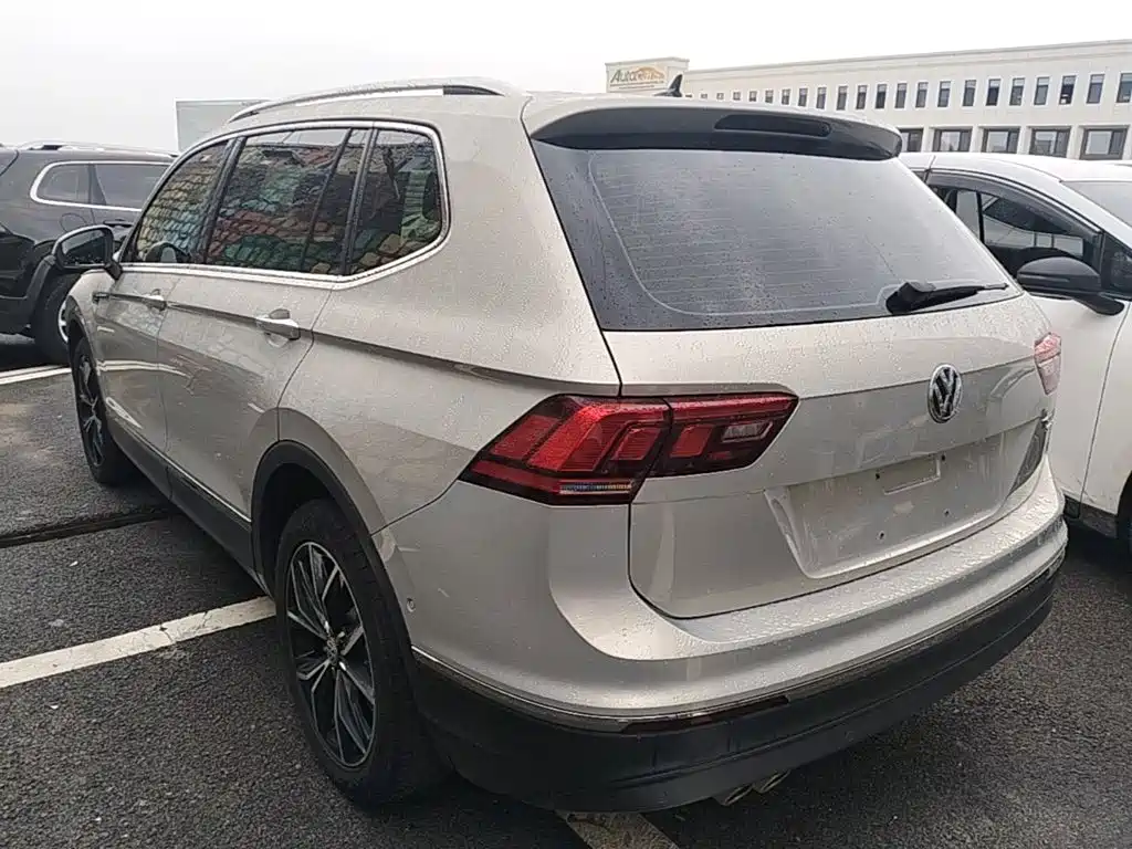 Volkswagen Tiguan L — миниатюра 5