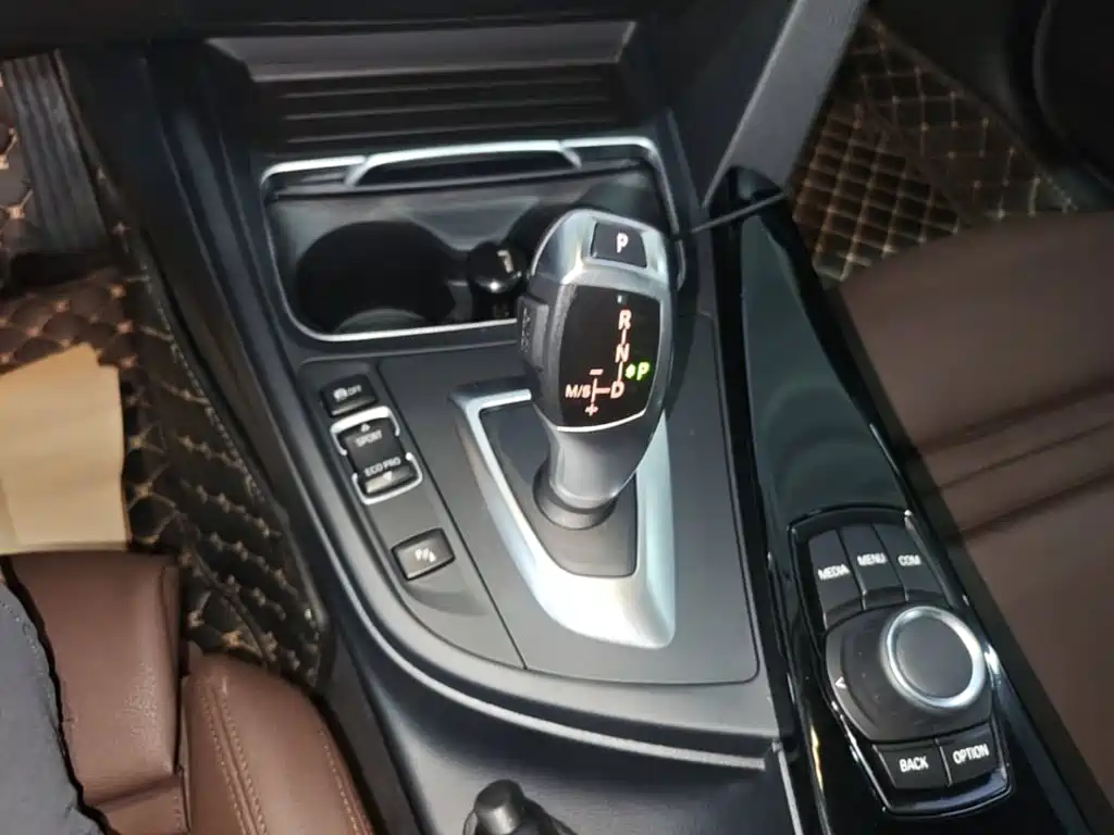 BMW 3 Series — миниатюра 14