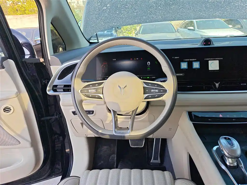 LANTU AUTOMOBILE LANTU DREAMER