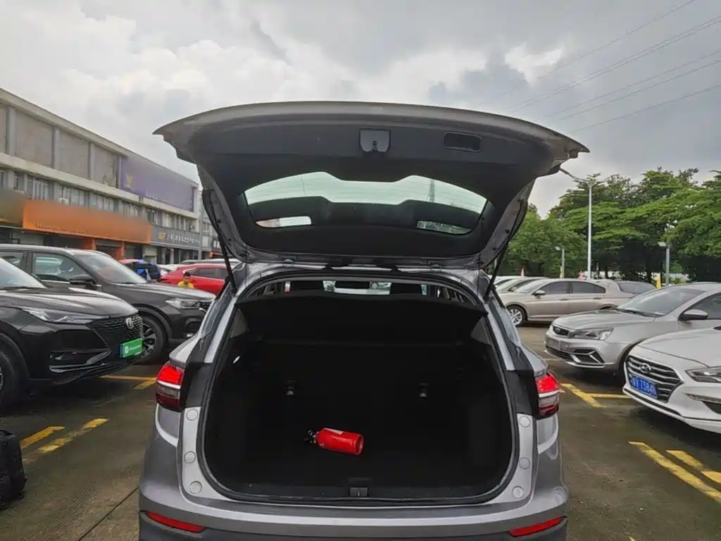 Geely Binyue — миниатюра 19