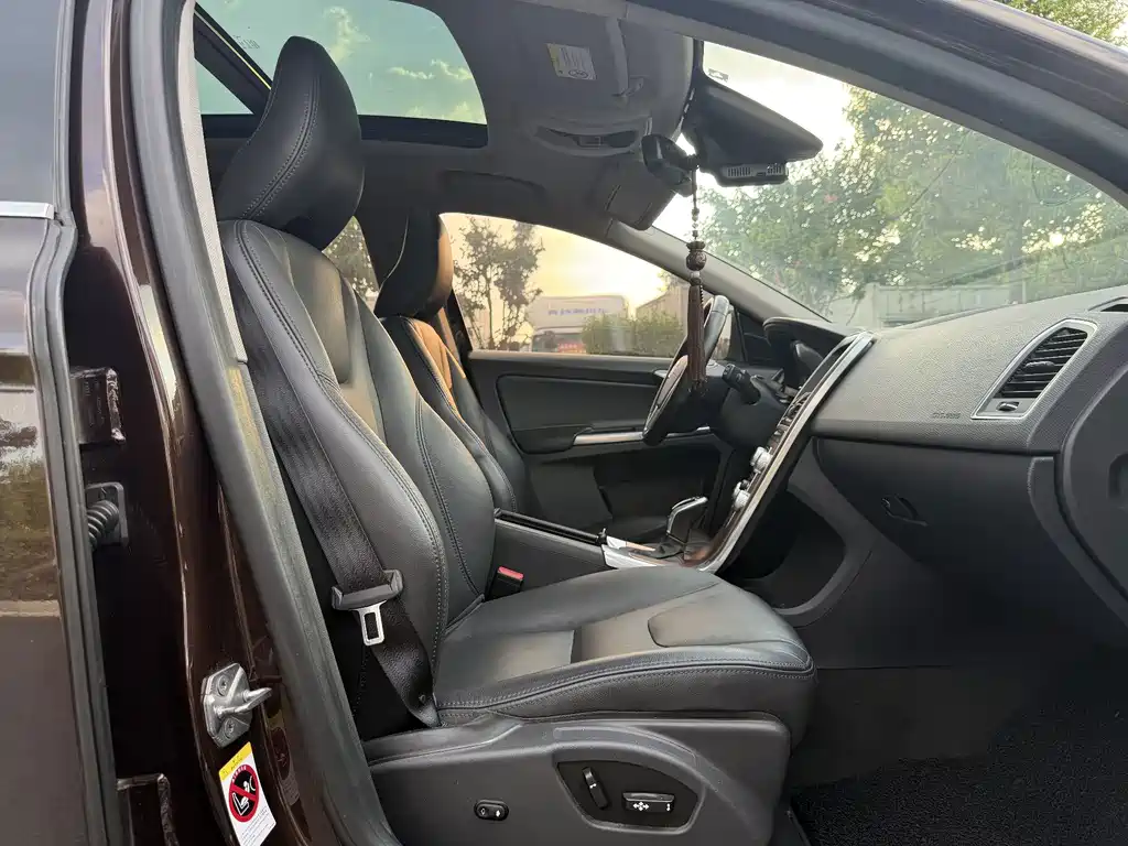 Volvo XC60 — миниатюра 9