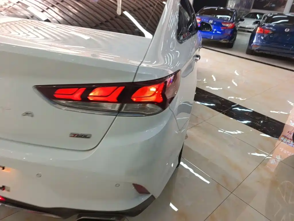 Hyundai Sonata — миниатюра 8