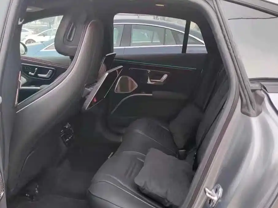 Mercedes-Benz EQS AMG — миниатюра 11