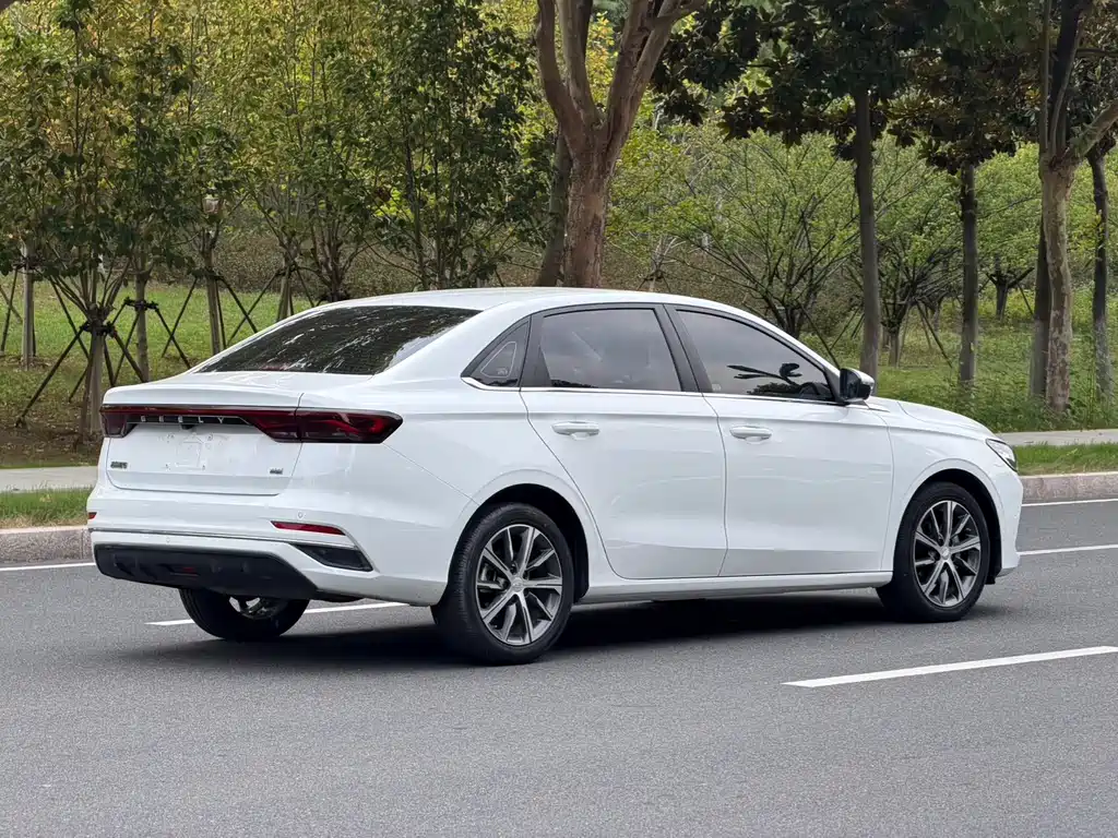Geely Emgrand — миниатюра 7