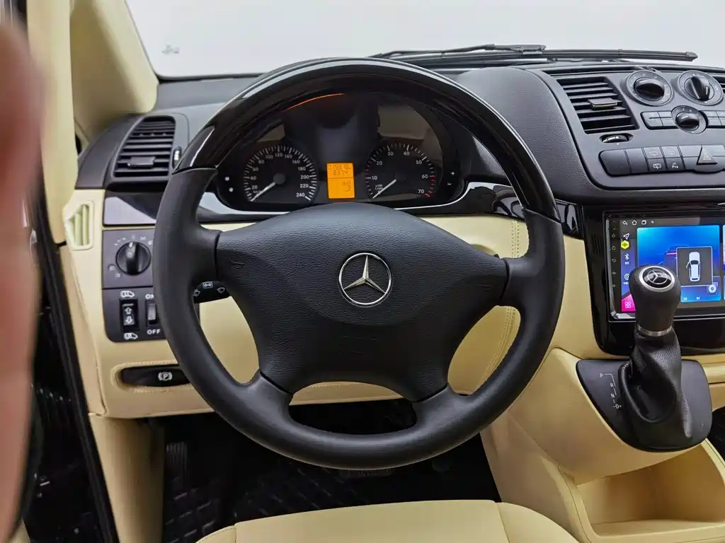Mercedes-Benz Vito — миниатюра 12