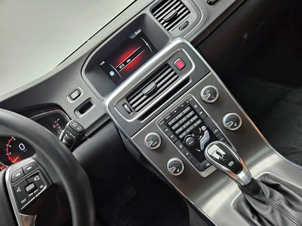 Volvo V60 — миниатюра 2