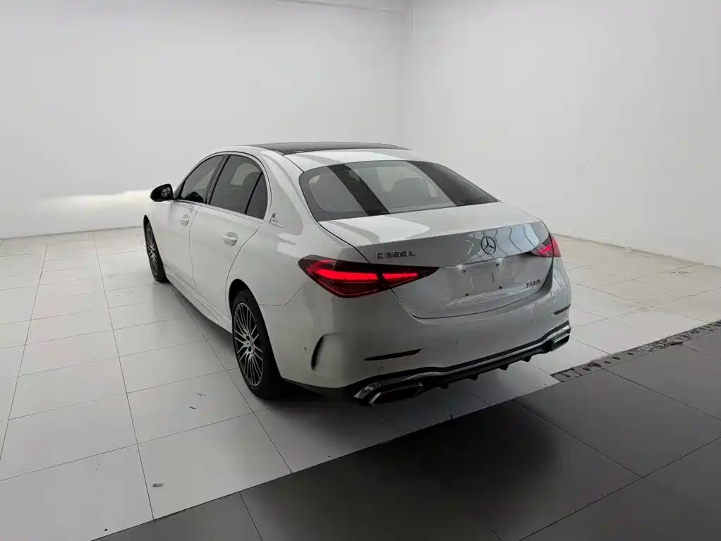 Mercedes-Benz C-Class — миниатюра 7