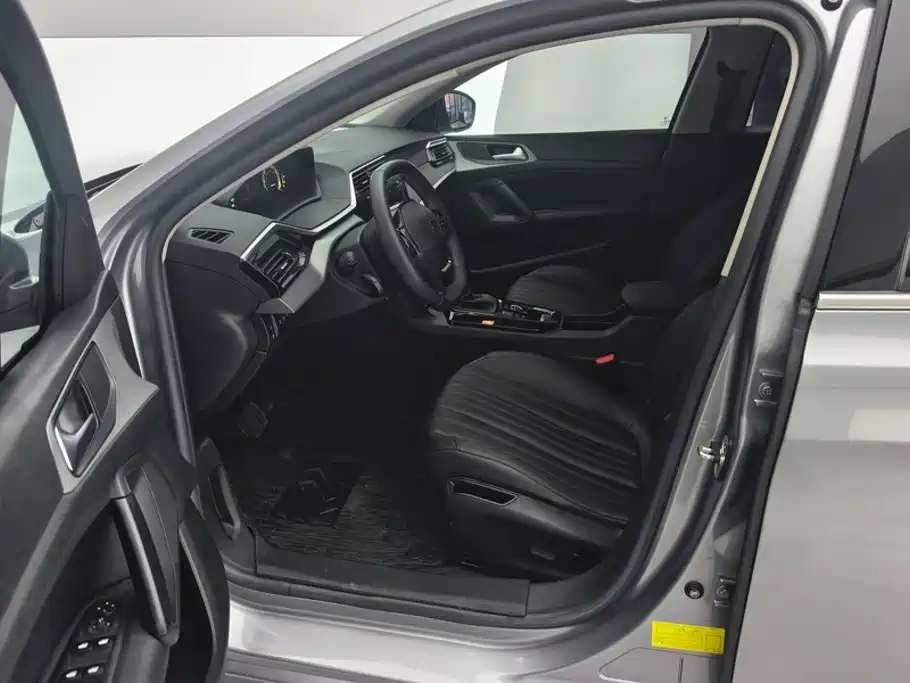Peugeot 408 — миниатюра 9