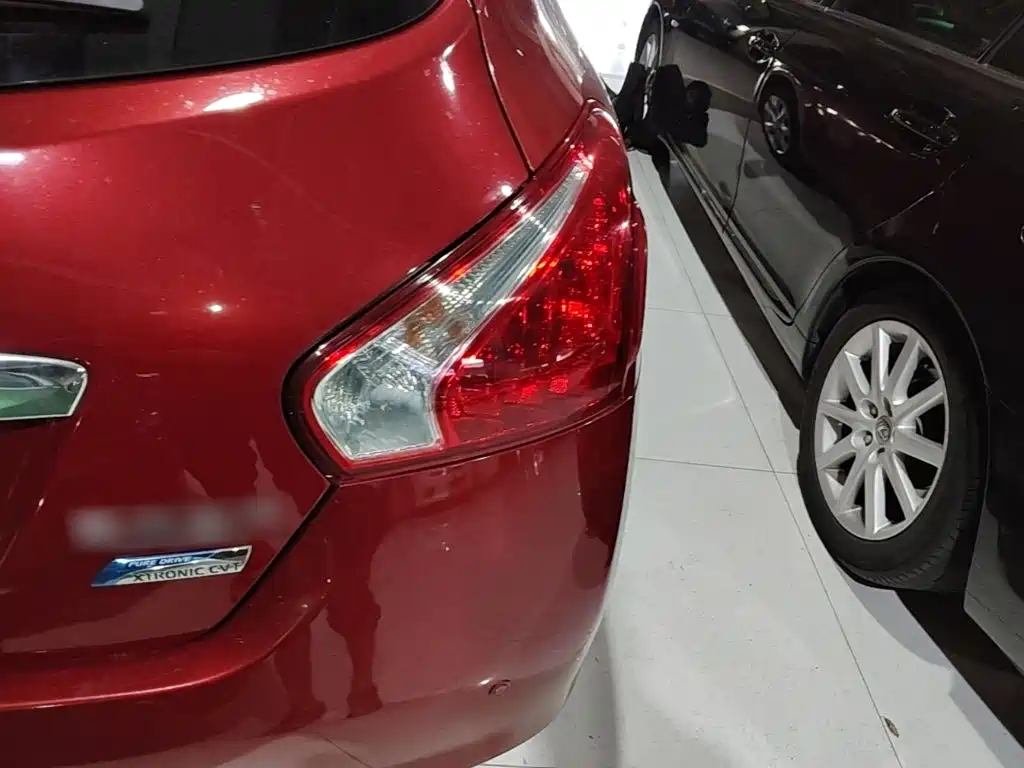 Nissan Tiida — миниатюра 8
