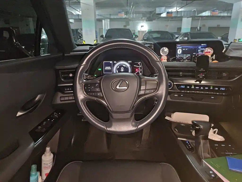 Lexus UX — миниатюра 11
