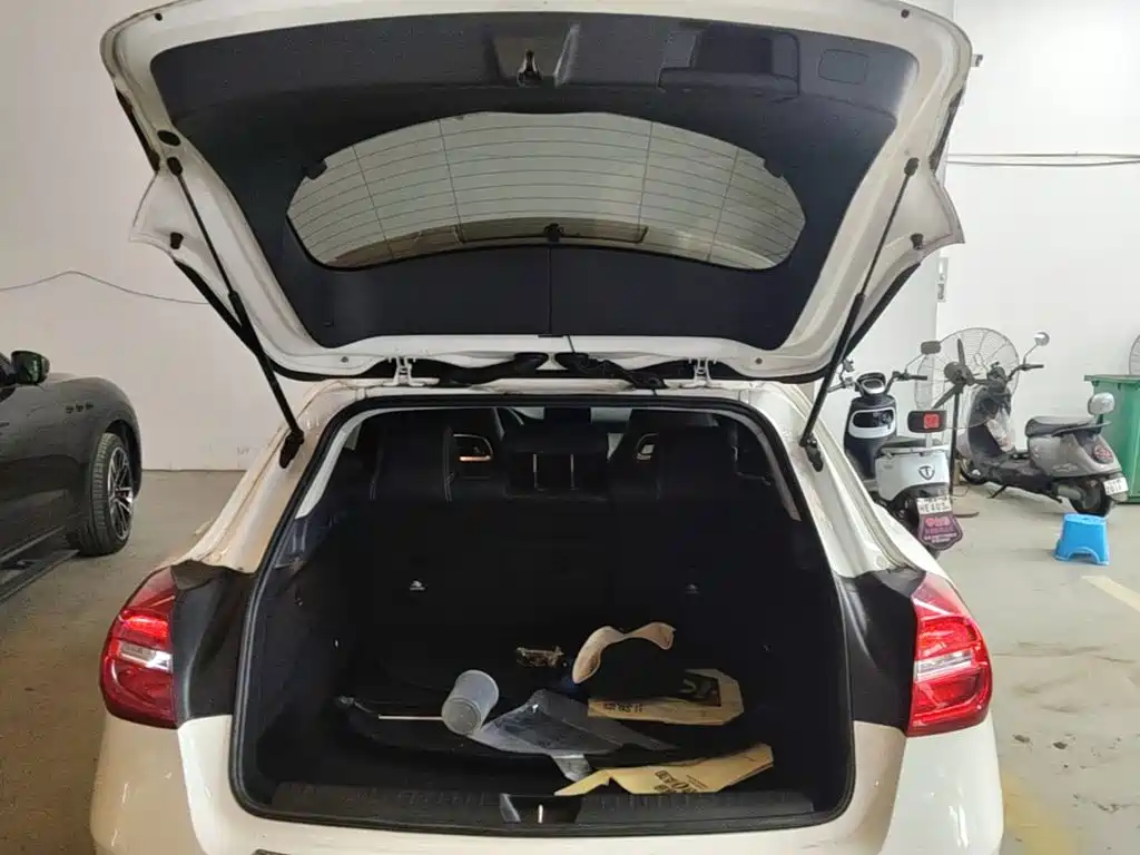 Mercedes-Benz GLA — миниатюра 19