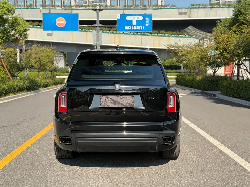 Rolls-Royce Cullinan — миниатюра 4
