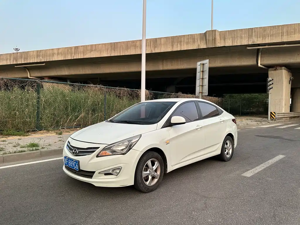 HYUNDAI RENA