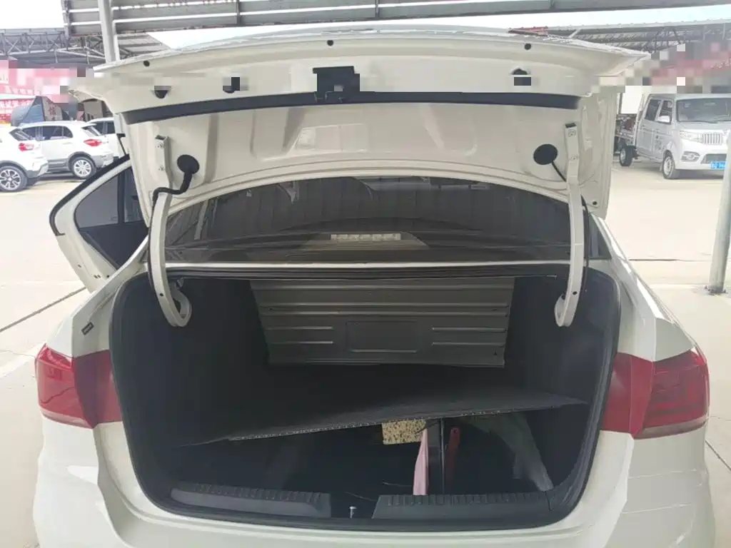 Volkswagen Santana — миниатюра 19