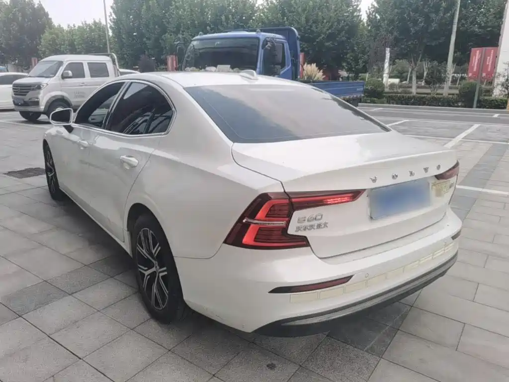 Volvo S60 — миниатюра 5