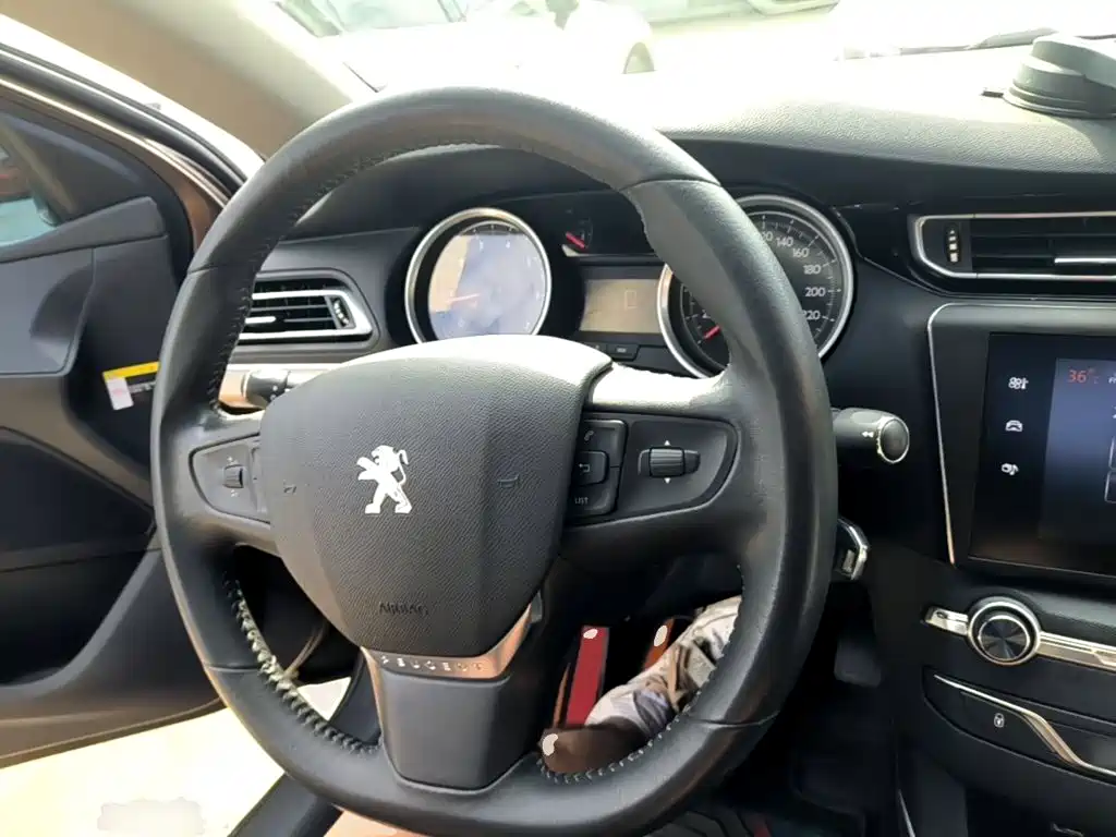 Peugeot 408 — миниатюра 11