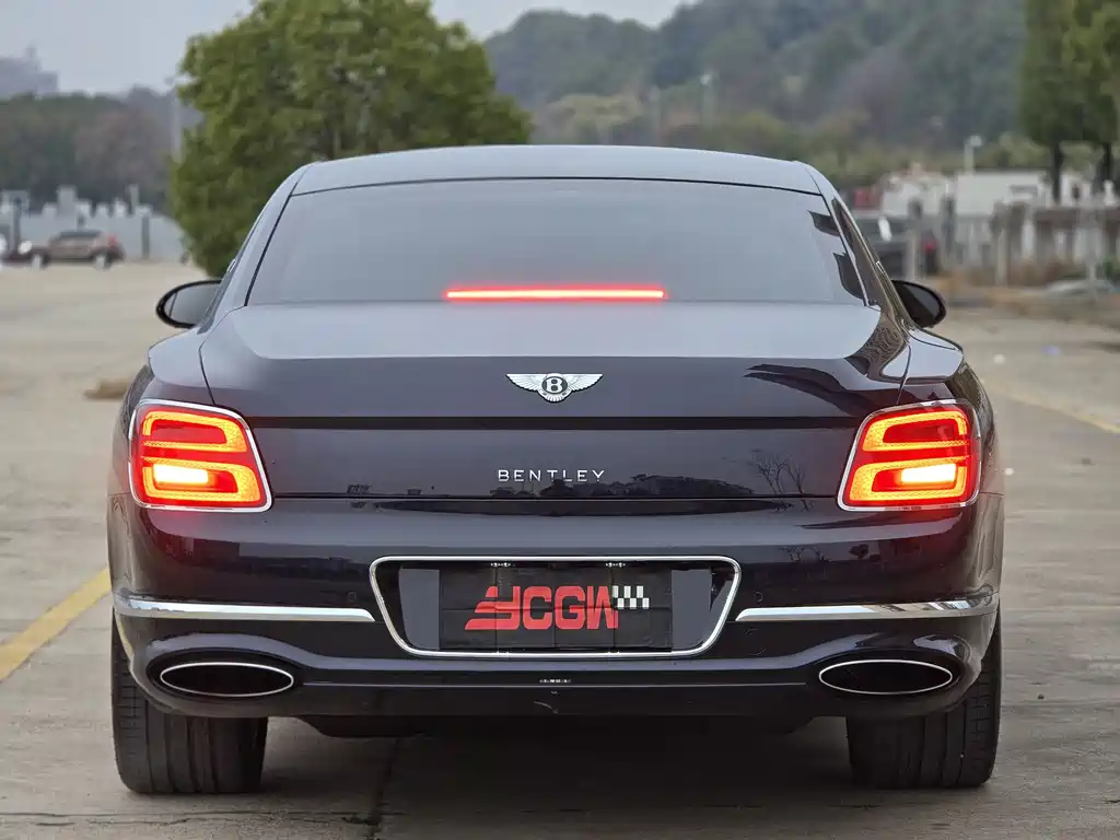 Bentley Flying Spur — миниатюра 20