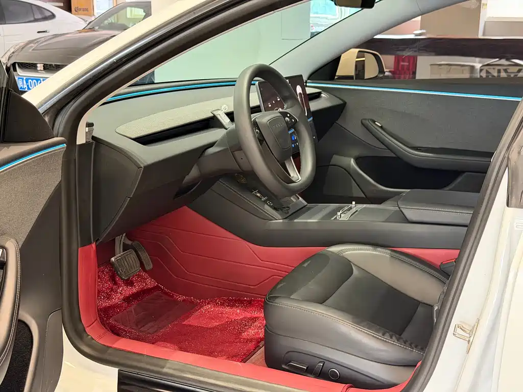 Tesla Model 3 — миниатюра 8