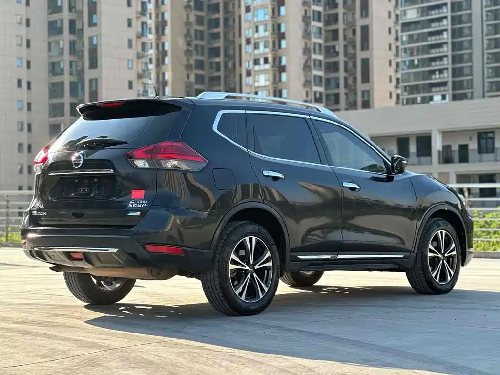 Nissan X-Trail — миниатюра 8