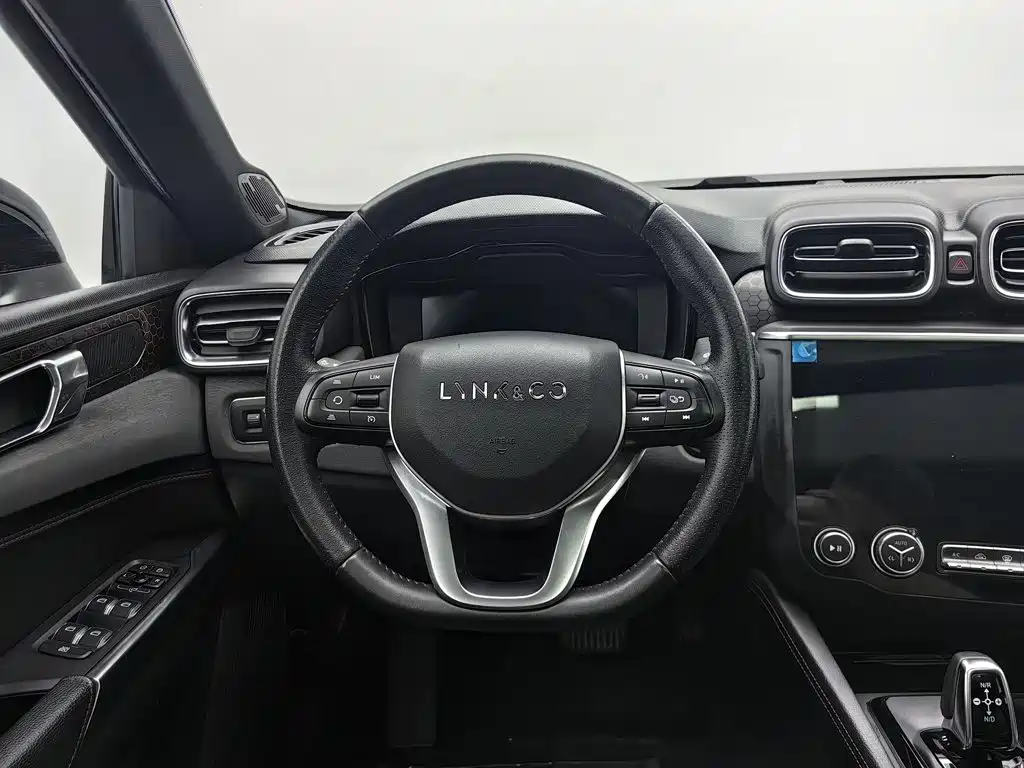 Lynk & Co 03 — миниатюра 11
