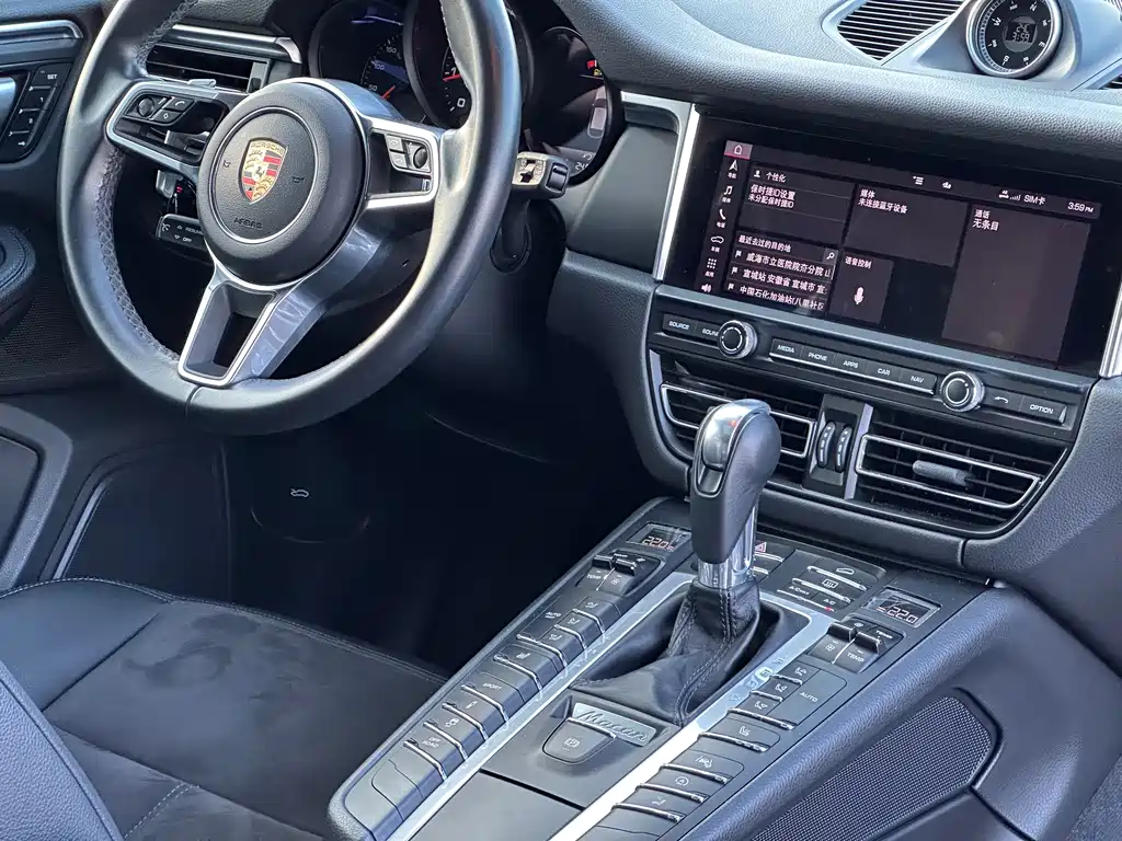 Porsche Macan — миниатюра 11