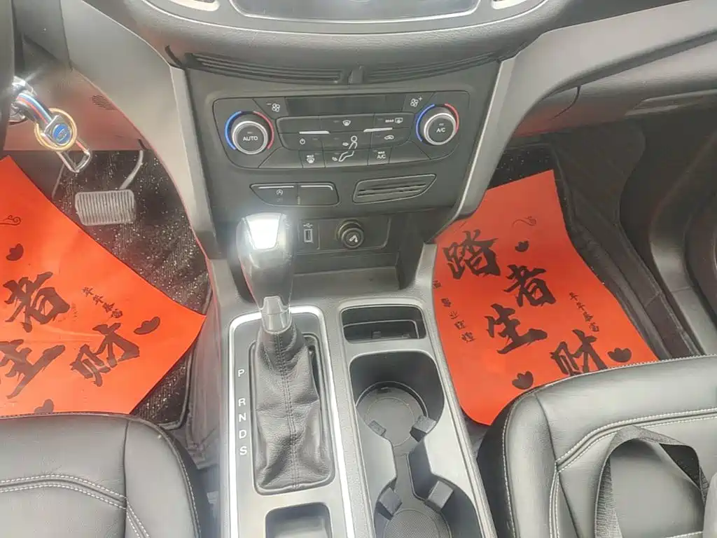 Ford Kuga — миниатюра 14