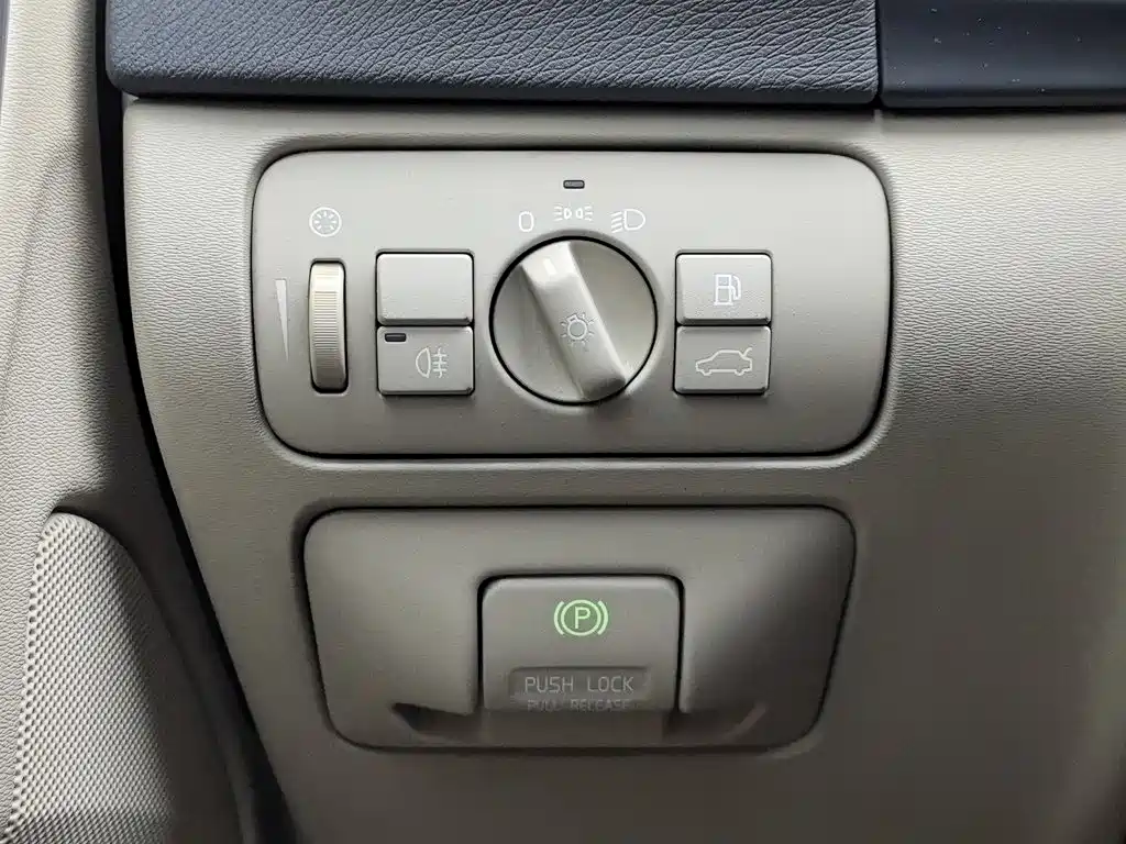 Volvo S60 (Import) — миниатюра 21