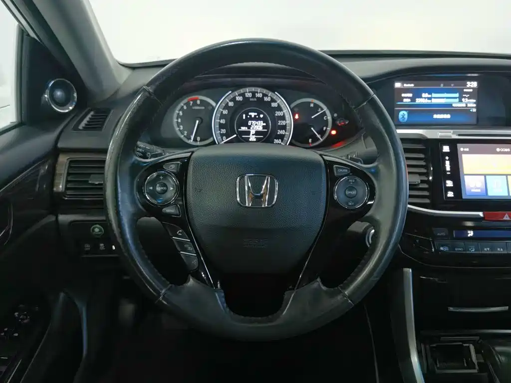 Honda Accord — миниатюра 11