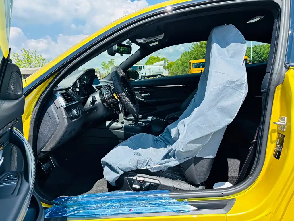 BMW M4 — миниатюра 7