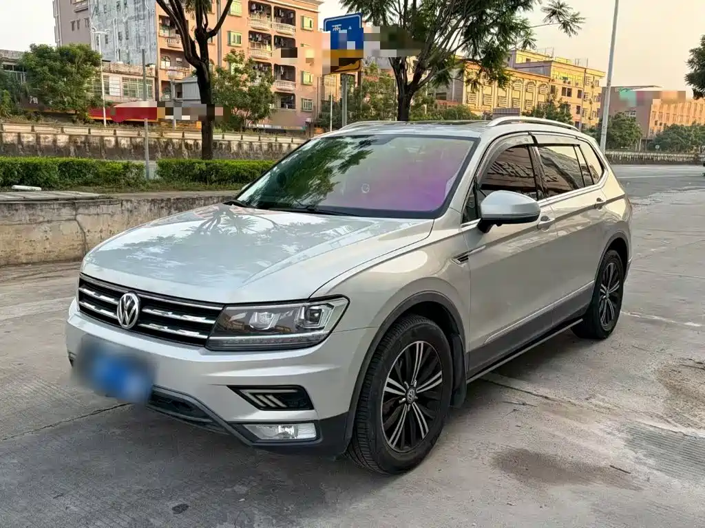 Volkswagen Tiguan L — миниатюра 2