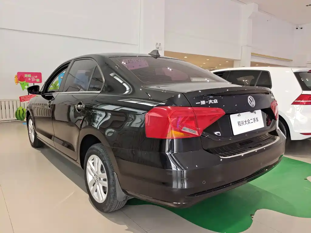 Volkswagen Jetta — миниатюра 5