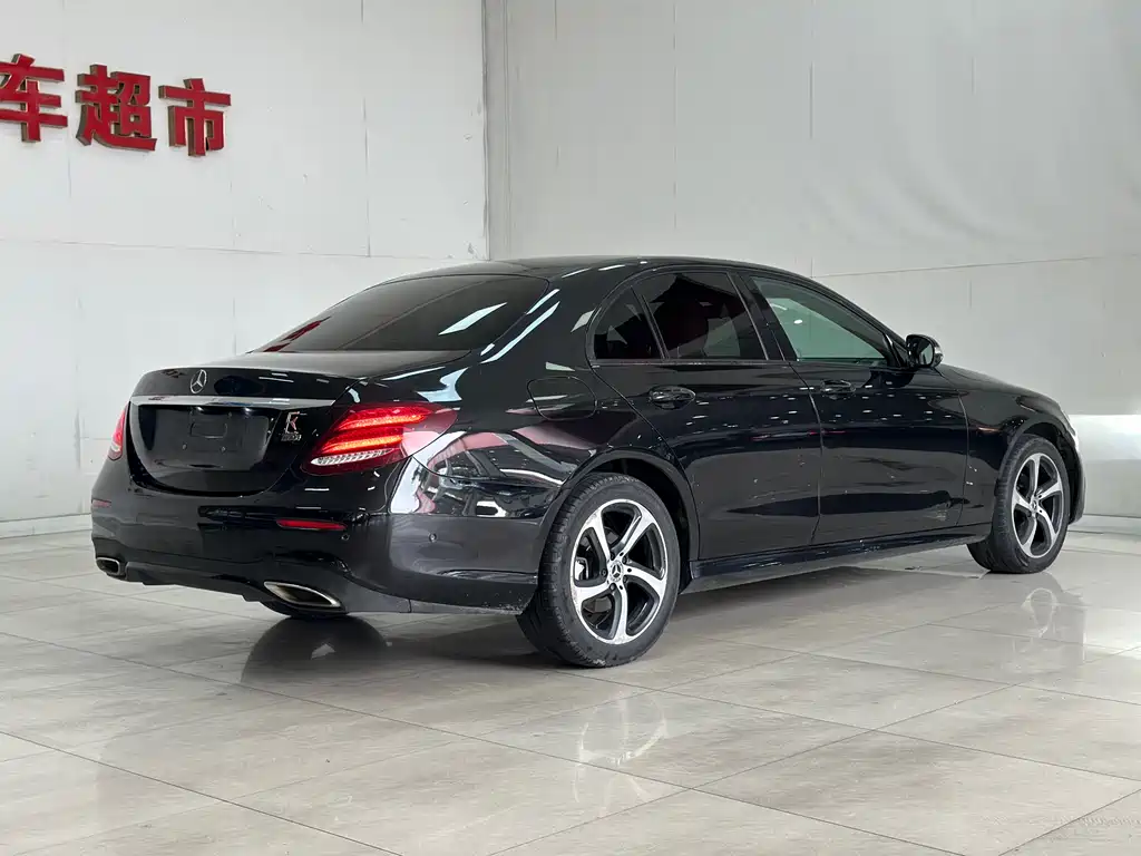 MERCEDES-BENZ E CLASS