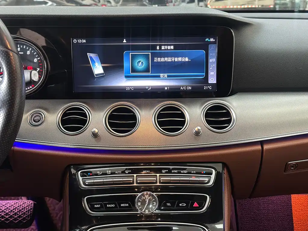 MERCEDES-BENZ E CLASS