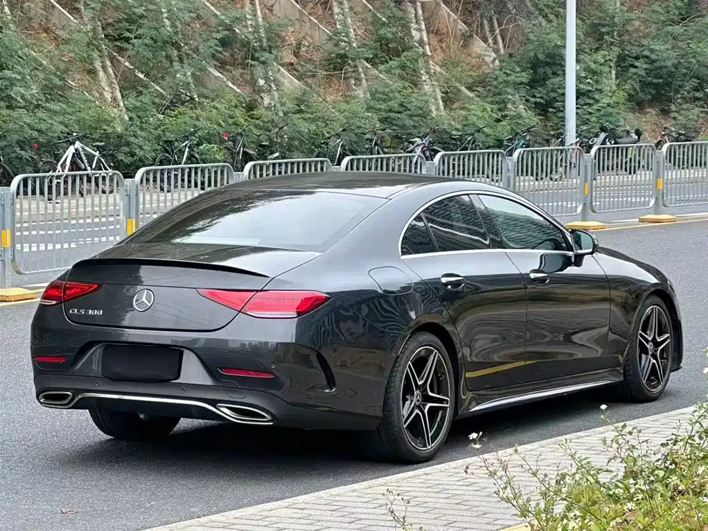 MERCEDES-BENZ CLS