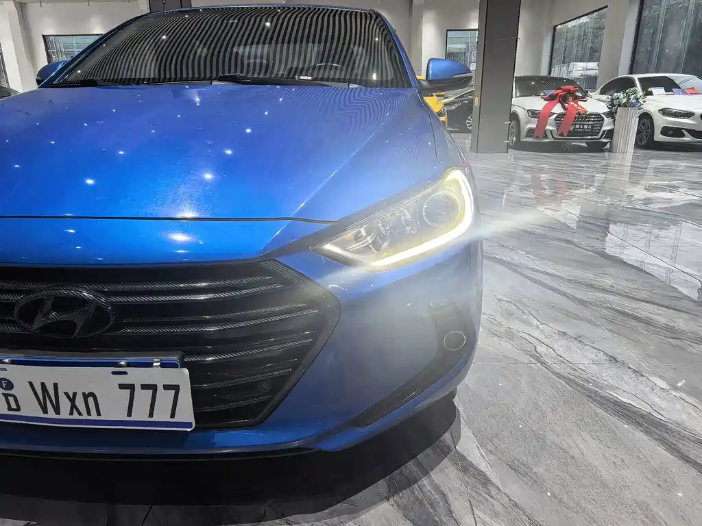 Hyundai Elantra — миниатюра 24