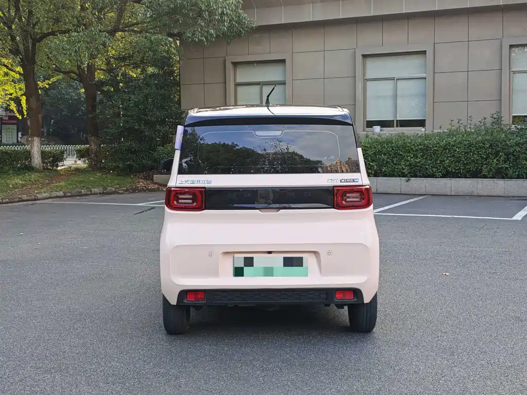 Wuling MINIEV — миниатюра 6