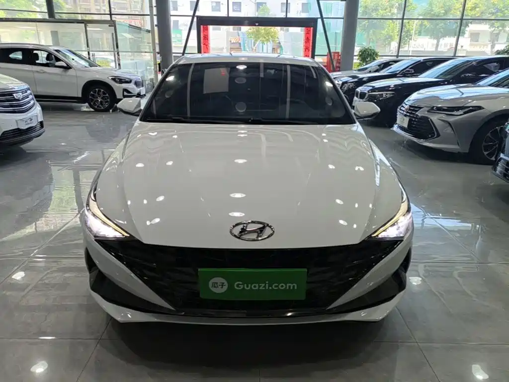 Hyundai Elantra — миниатюра 3