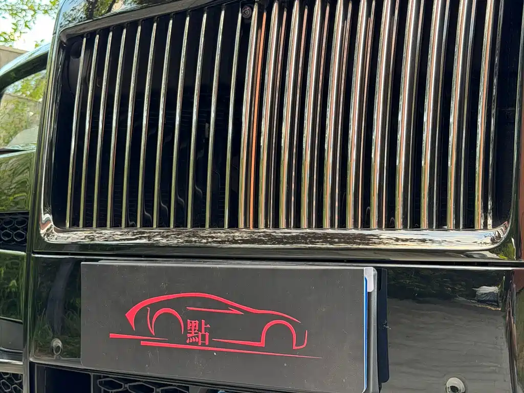 Rolls-Royce Cullinan — миниатюра 10