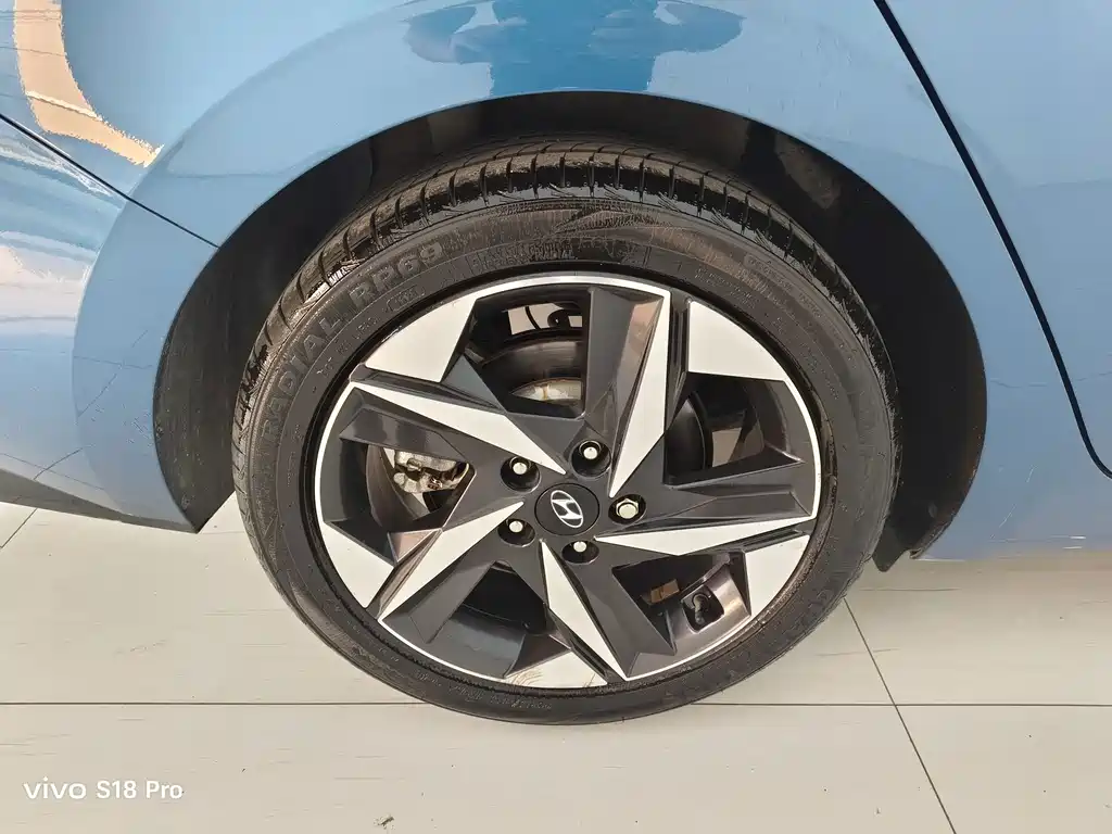 Hyundai Elantra — миниатюра 15