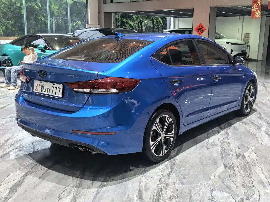 Hyundai Elantra — миниатюра 22